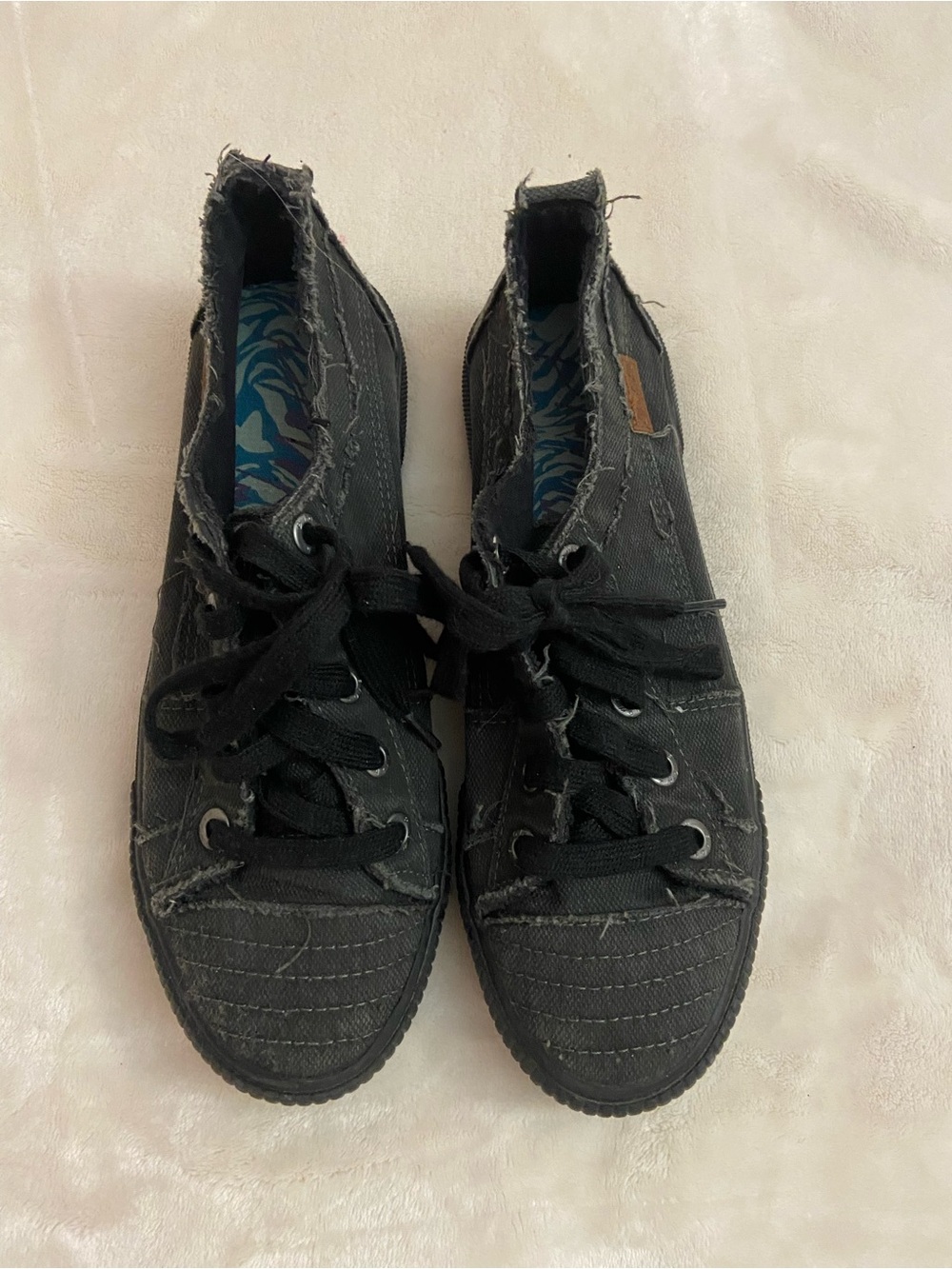 Blowfish Womens Black Distressed Canvas Lace-Up Sneakers size 9